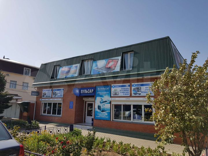 Здания 720.2 м², перекрёсток напротив рынка