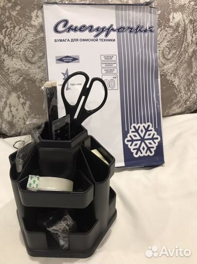 Органайзер с канцелярскими принадлежностями