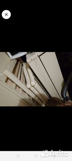 Детская кроватка с маятником и ящиком