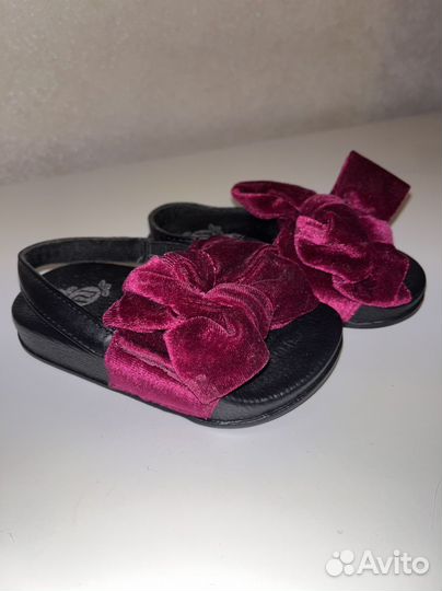 Сандалии для девочки