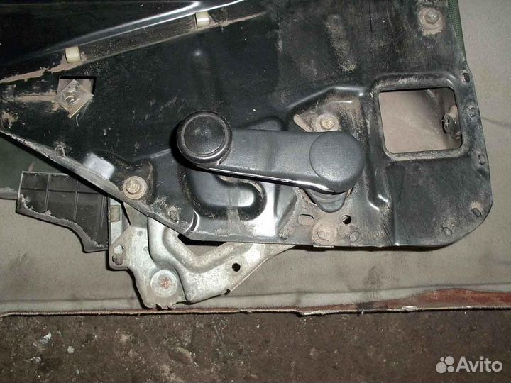 Стекло двери задней левой Audi 80 B3