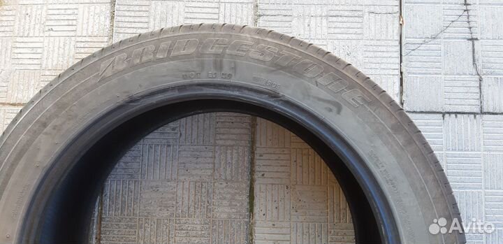 Bridgestone Dueler H/L 33A 235/55 R20