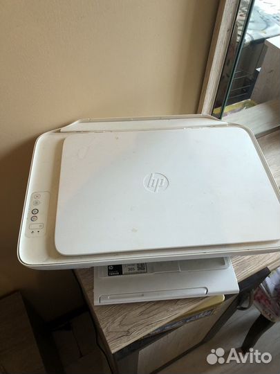 Мфу струйное HP DeskJet 2320, цветн., A4, белый