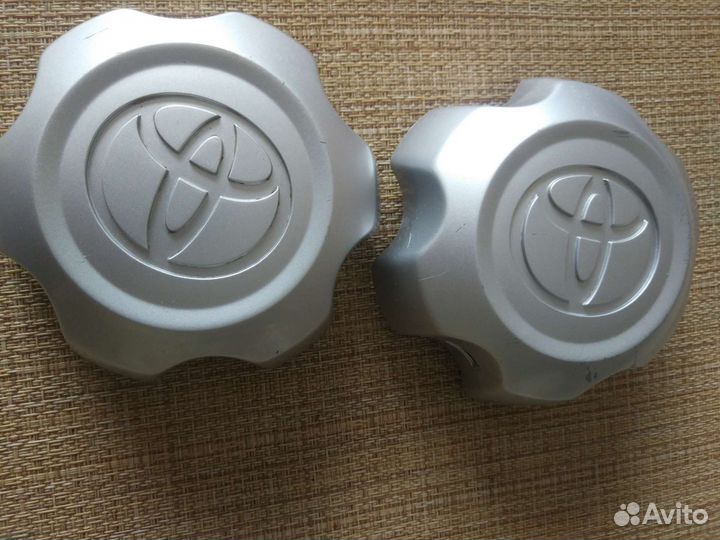 Колёсный колпакToyota Hilux 05-15г оригинал