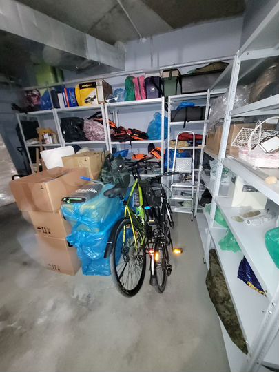 Машиноместо, > 30 м²