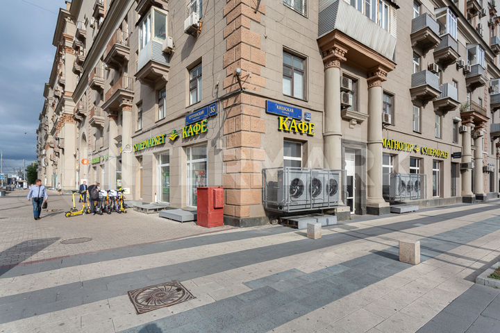 Продам торговое помещение, 517.6 м²