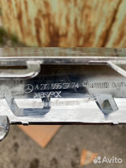 Хром переднего бампере левый оригинал А2128852774