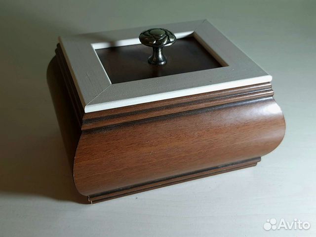 Небольшая шкатулка