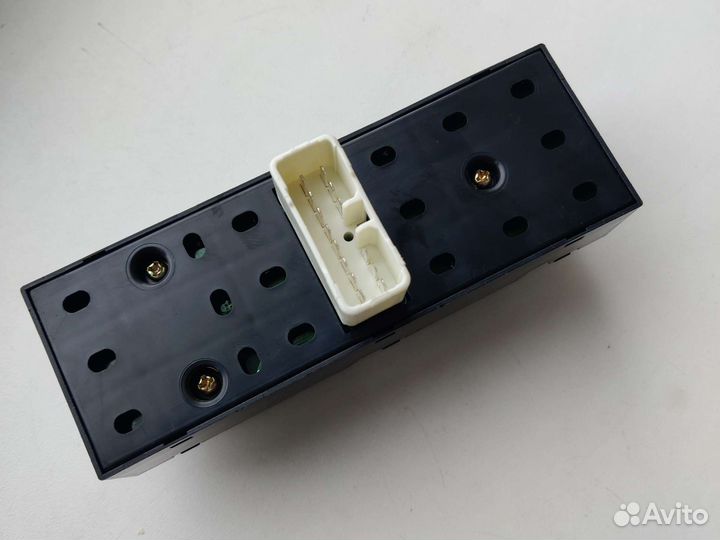 Блок кнопок стеклоподъемника Hyundai Getz