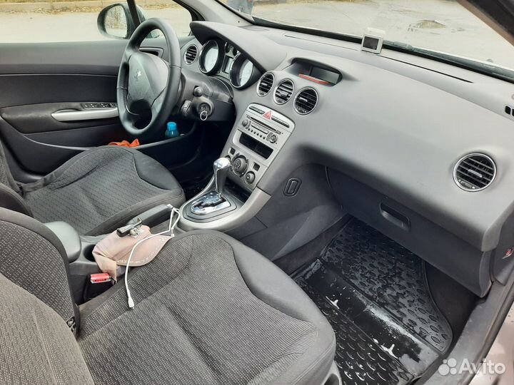 Peugeot 308 1.6 AT, 2008, 205 300 км