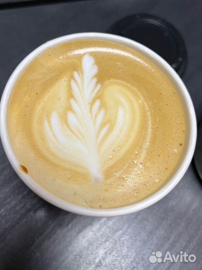 Бариста в кофейню