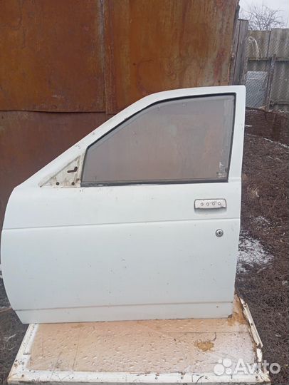 Продаю двери на ваз 2110