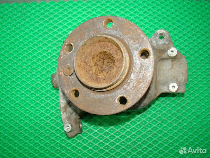 Поворотный кулак передний правый BMW 7 E65 бмв 7