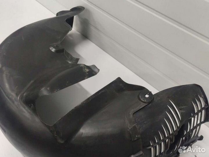 Подкрылок Mercedes E W211