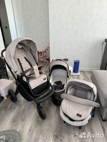 Детская коляска 3 в 1 Carrello Epica