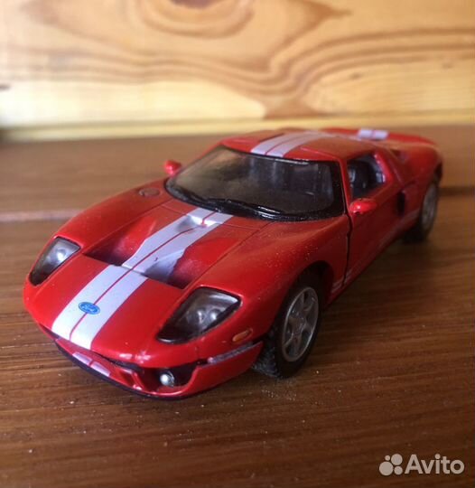 Коллекционные машинки Kinsmart