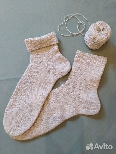Вязаные носки ручной работы