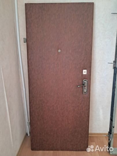 Дверь входная металлическая