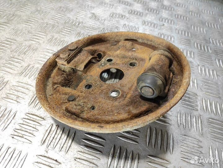 Щит опорный Nissan Micra k11 K11