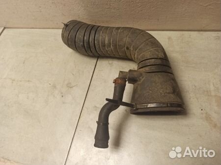 Патрубок воздушного фильтра 357129627N