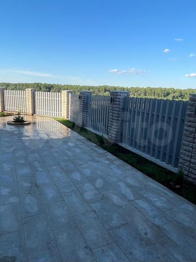 Коттедж 280 м² на участке 10 сот.