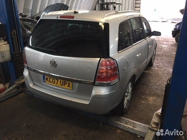 Разбор на запчасти Opel Zafira B