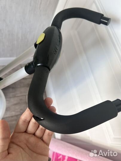 Детский велосипед с ручкой