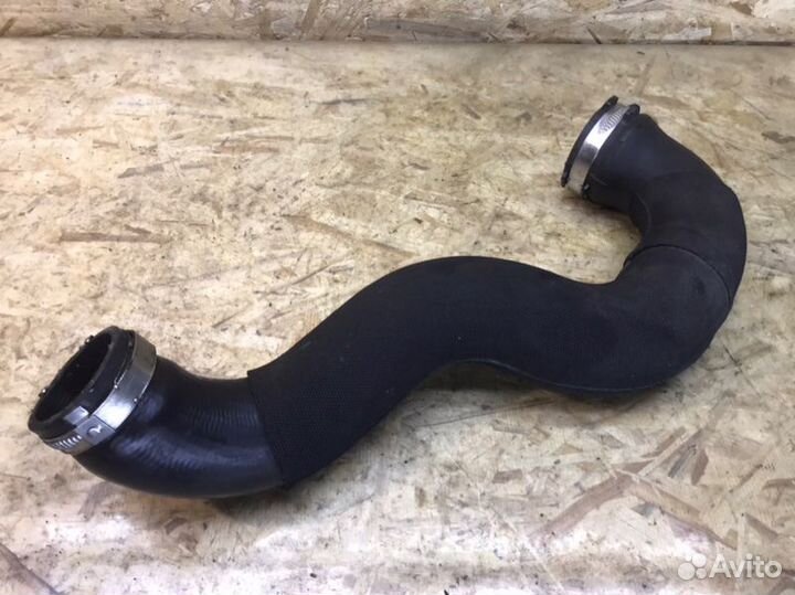 Патрубок интеркулера Audi A5 8T3 2.0 2010