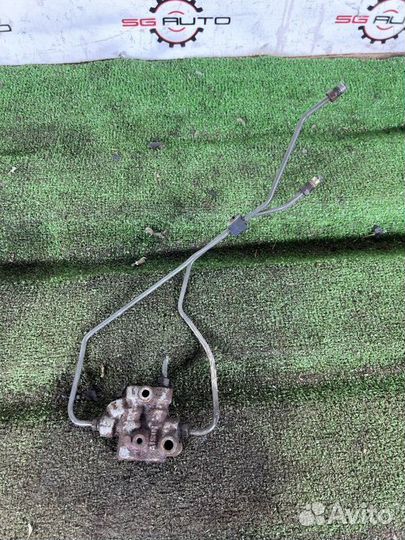 Распределитель тормозной Toyota Celica ZZT230