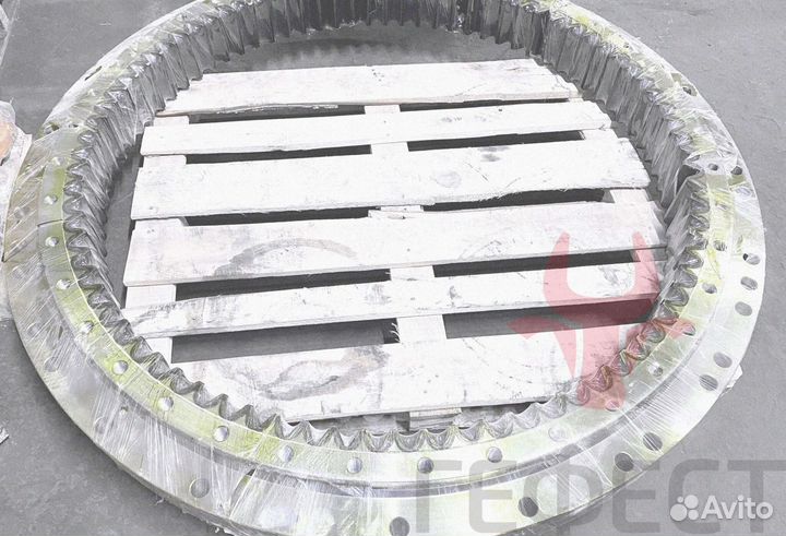 Поворотный круг Komatsu 208-25-61300