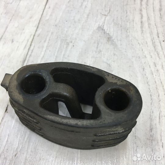 Кронштейн крепление глушителя Renault logan stepwa