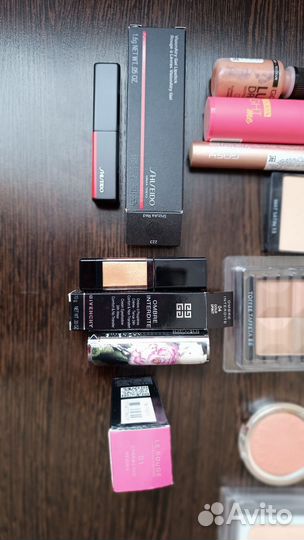 Косметика (пудра,тени, хайлайтер, бронзер)люкс