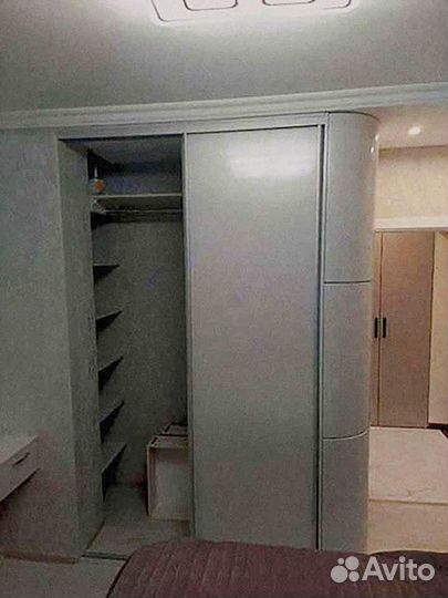 Распашной шкаф