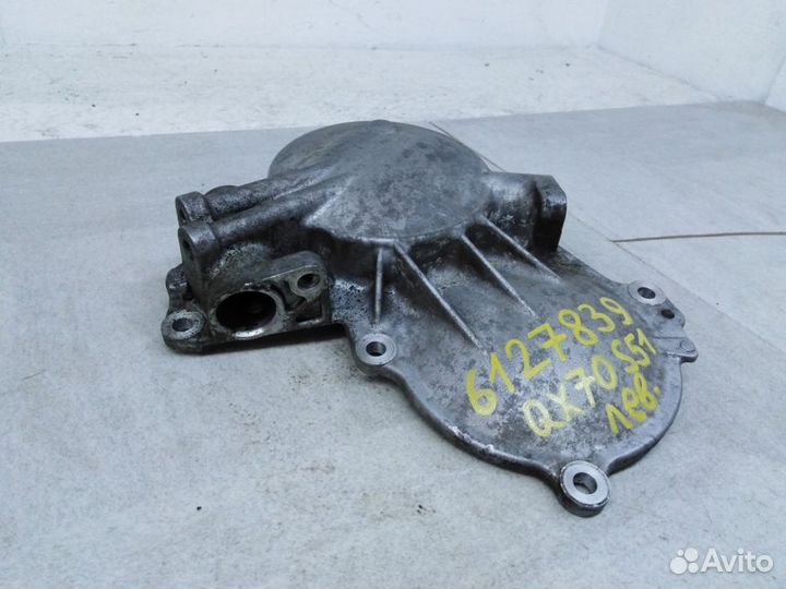 Крышка двигателя передняя