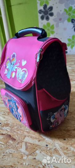 Школьный рюкзак