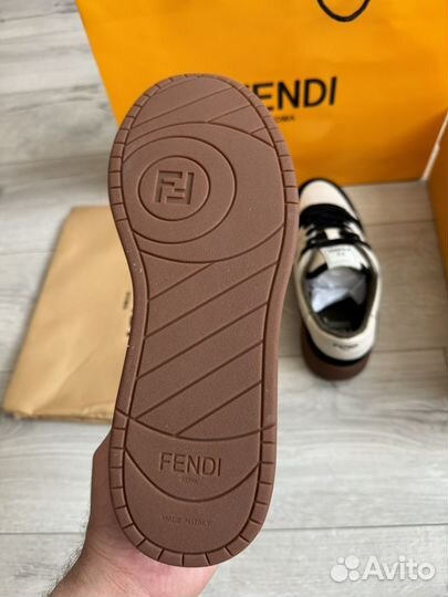 Кроссовки мужские fendi