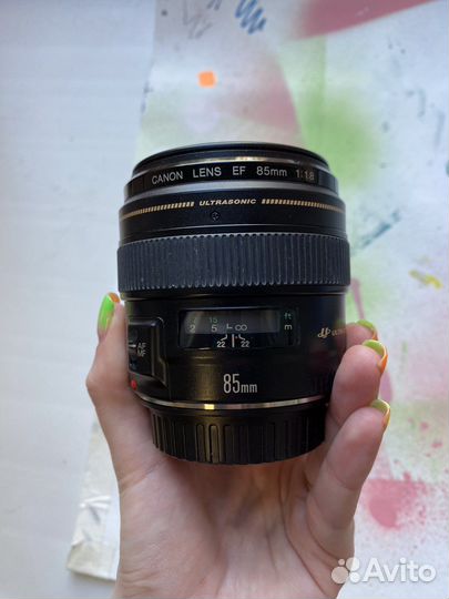 Объектив Canon EF 85mm f/1.8