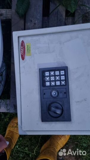 Сейф Onix с ключами