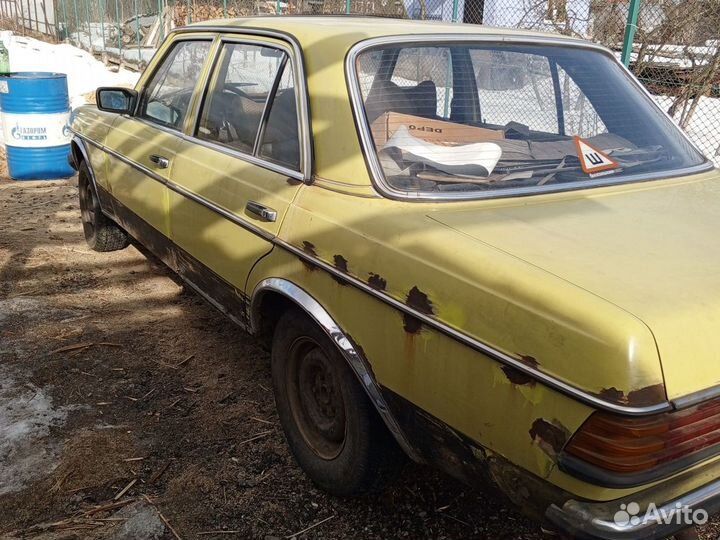 Mercedes-Benz W123 2.0 МТ, 1978, 270 000 км