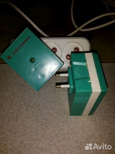 Зарядное устройство для пальчиковых аккумуляторов