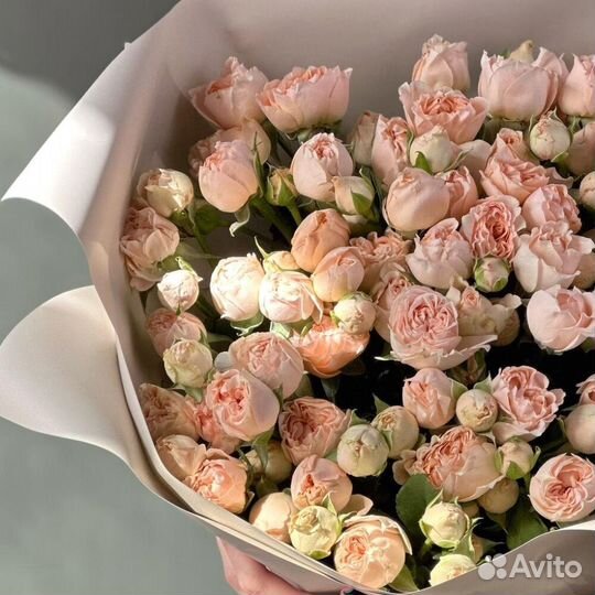 Весенняя легкость - букет из роз размер L