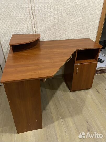 Компьютерный стол