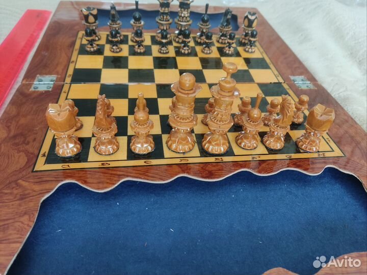 Шахматы резные