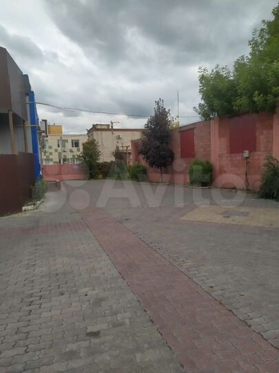 Здание, 700 м²