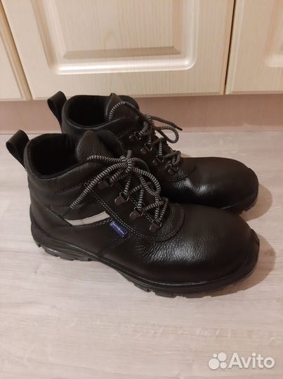 Рабочие специальные ботинки