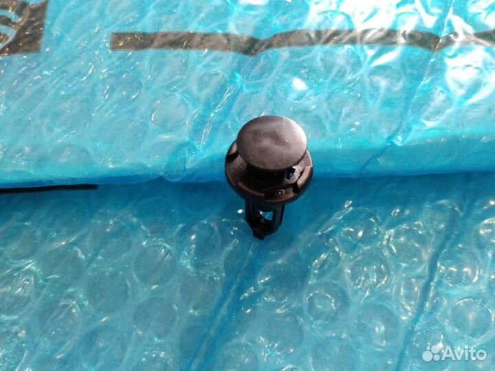 Клипса крепления Лексус Новый Оригинал 52161-16010