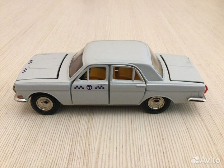 Модель ссср. Волга газ-24. Такси