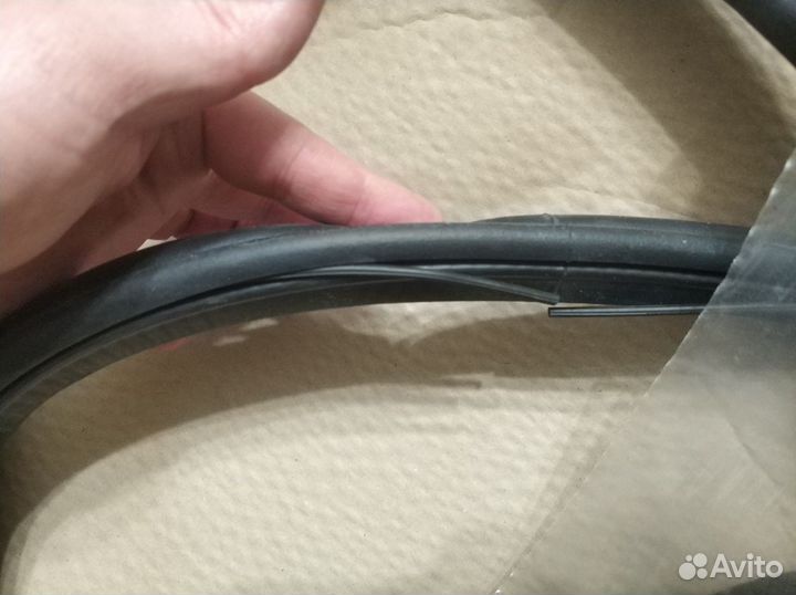 Уплотнитель багажника 1Z5827705A