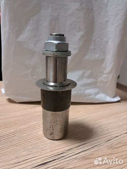 Цапфа для оси легкового прицепа