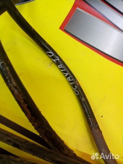 Комплект тросов ручного тормоза задний Skoda